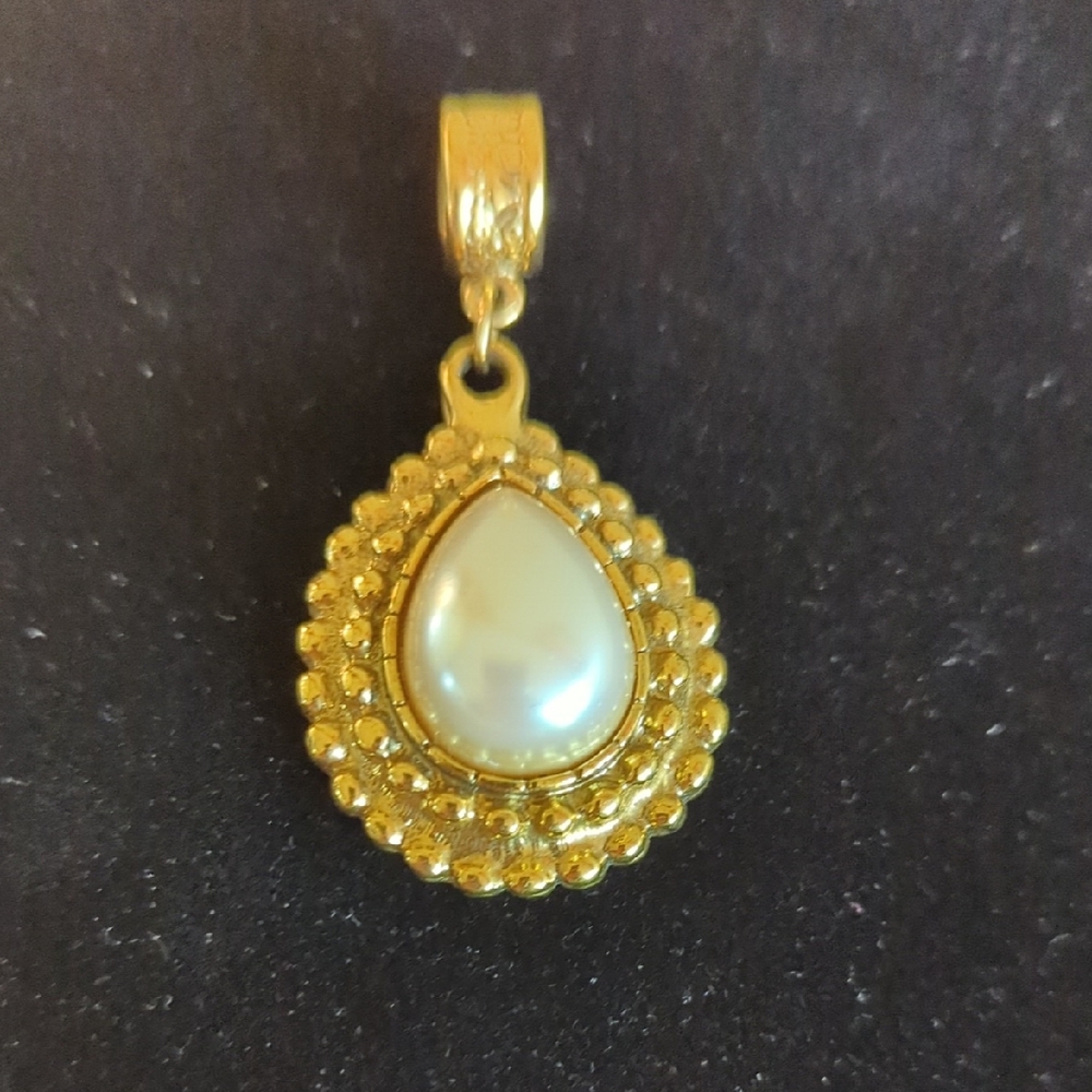 Teardrop Pearl Pendant